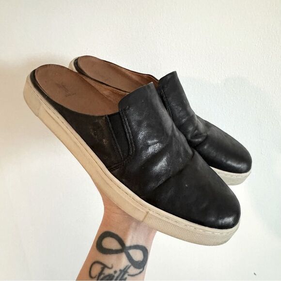 Frye Ivy Black Leather Slip On Mule Sneaker - Picture 2 of 8